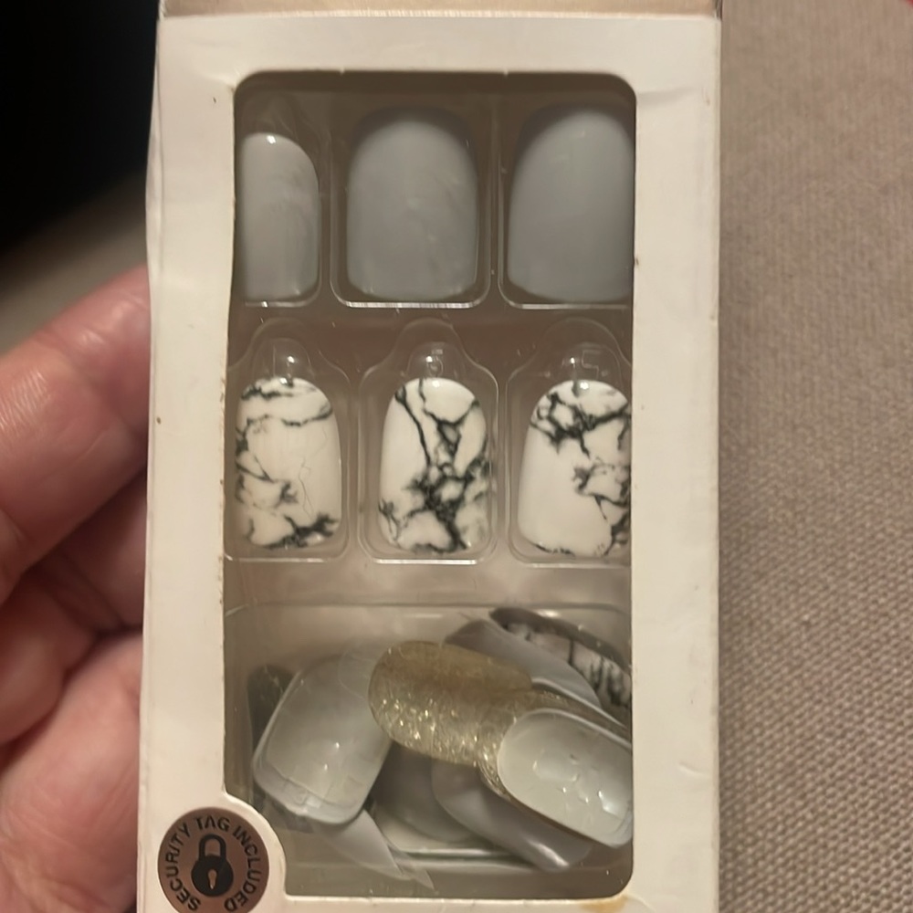 Bnib imPress Press-on nails, short length, 30 nails kit grey/marble color - Picture 6 of 6